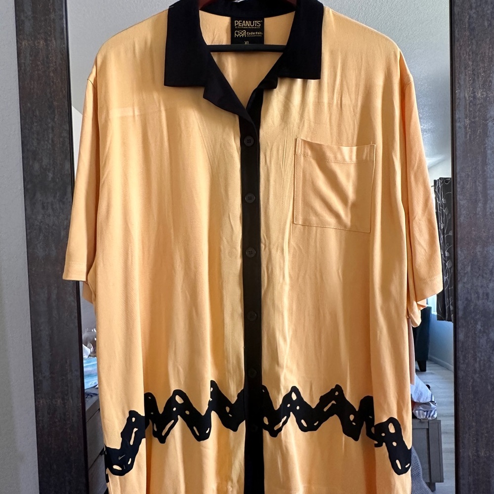 Peanuts Men's Mustard and Black Casual Shirt